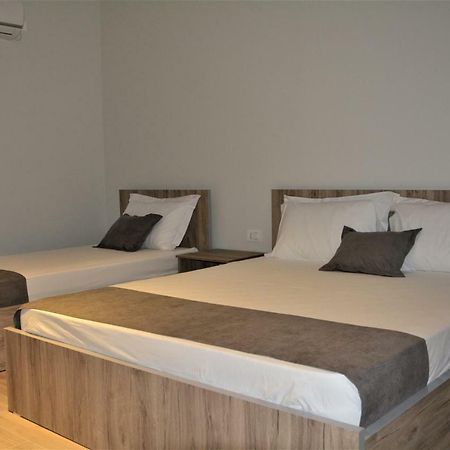 Hotel Vila Nino ベラト エクステリア 写真