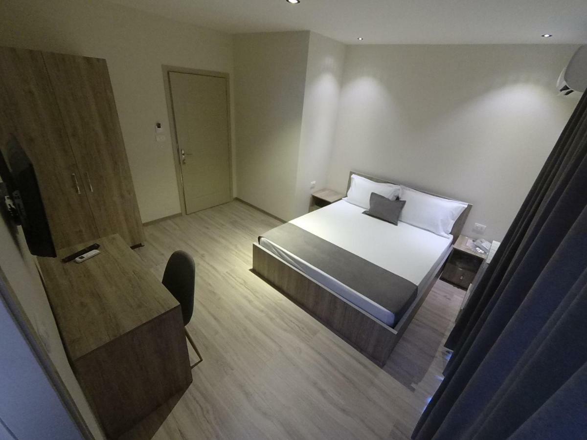 Hotel Vila Nino ベラト エクステリア 写真