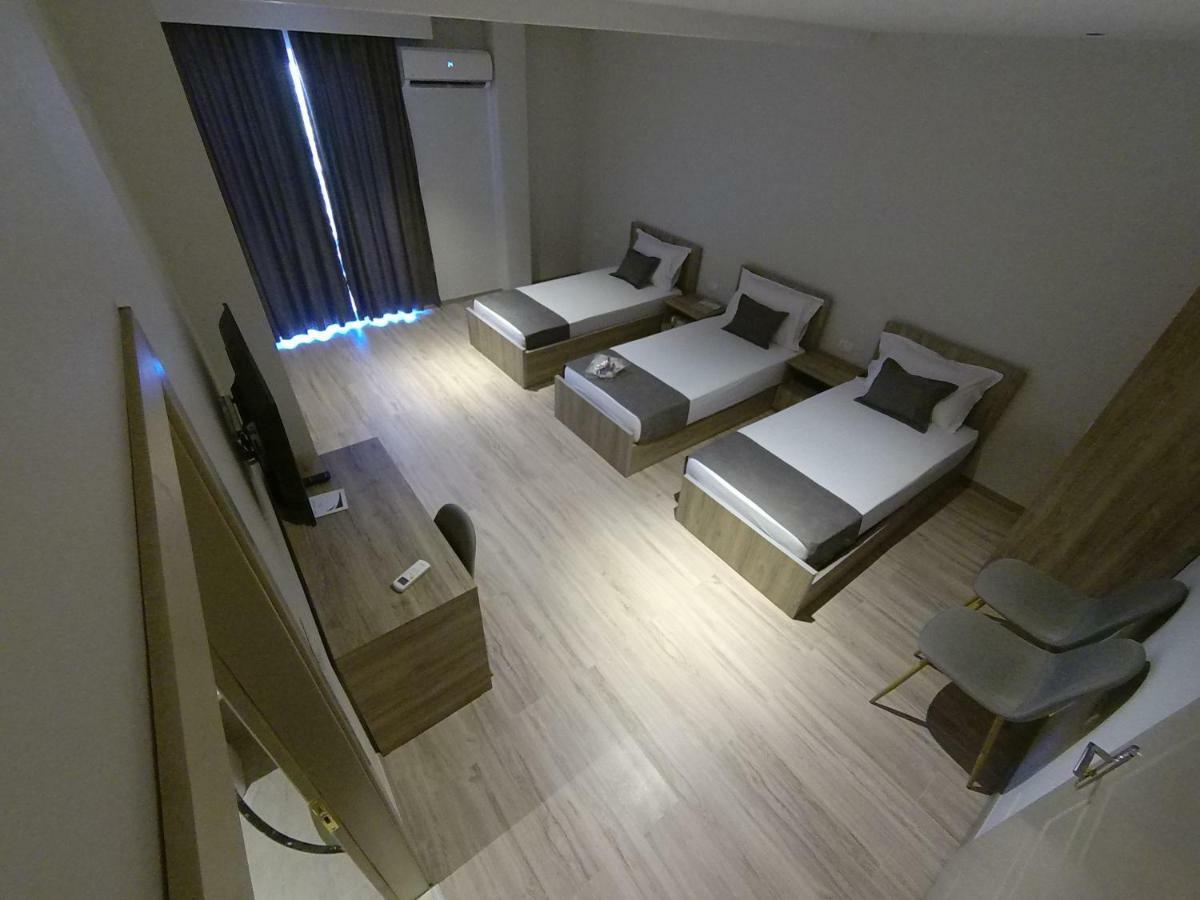 Hotel Vila Nino ベラト エクステリア 写真