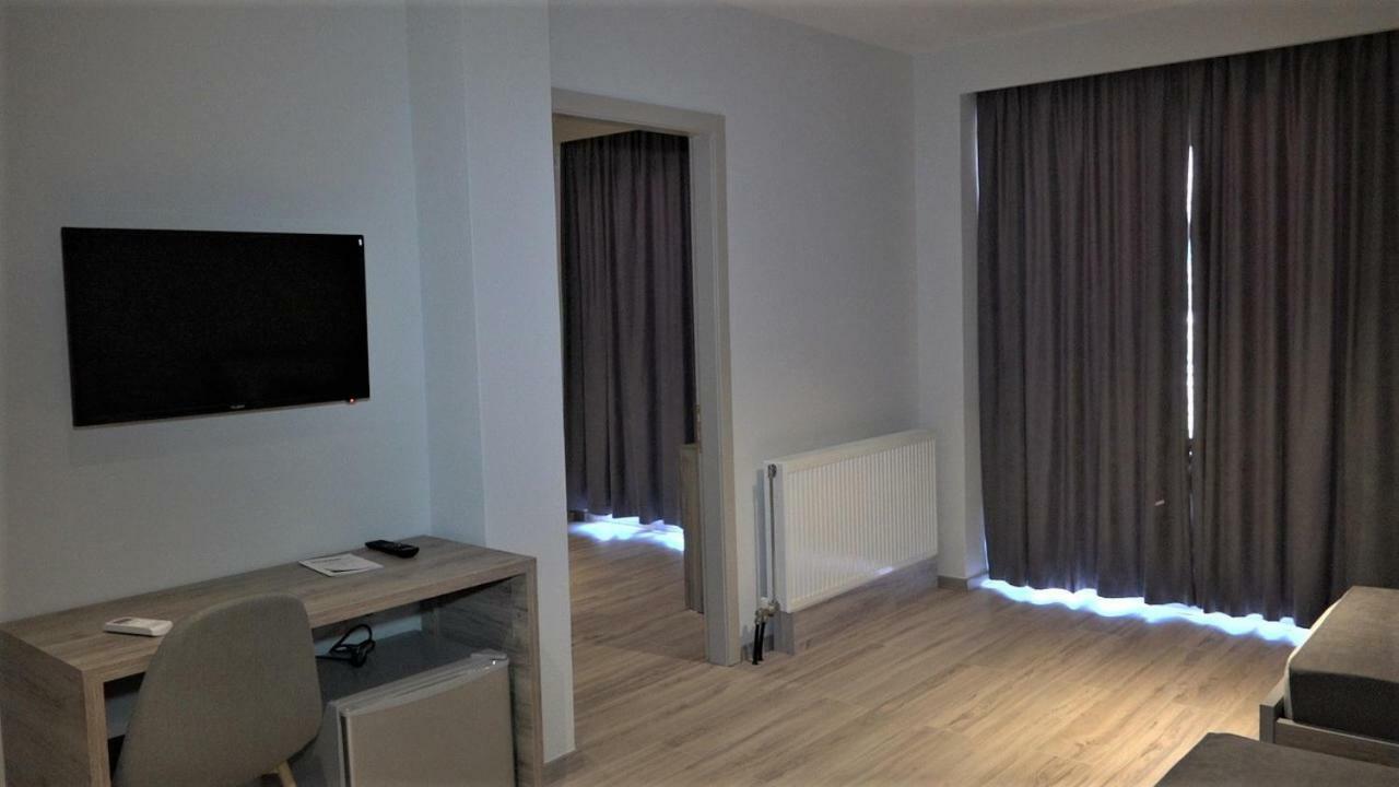 Hotel Vila Nino ベラト エクステリア 写真
