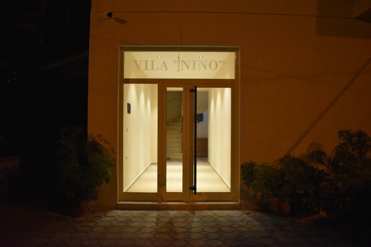 Hotel Vila Nino ベラト エクステリア 写真