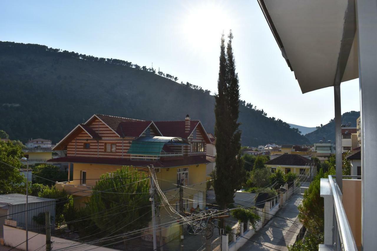 Hotel Vila Nino ベラト エクステリア 写真
