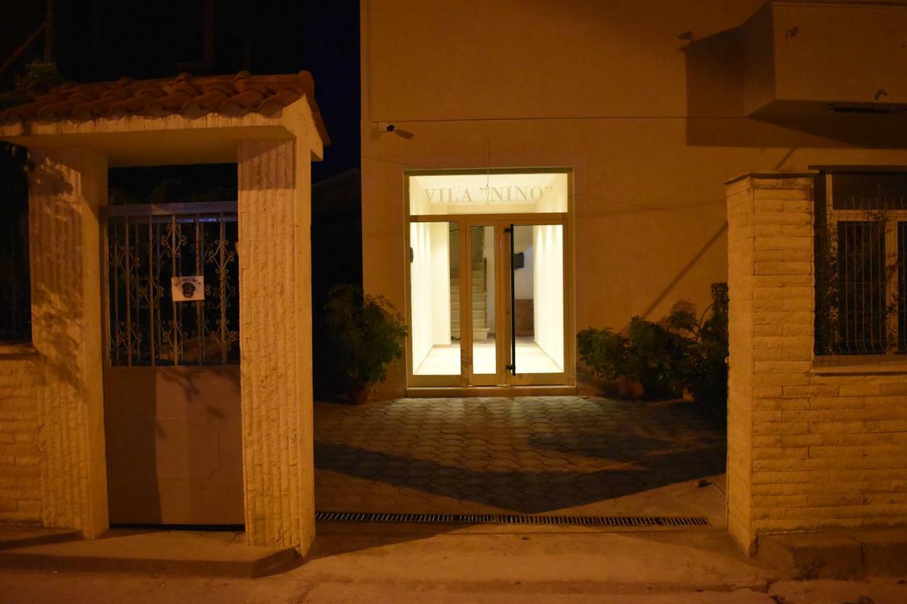 Hotel Vila Nino ベラト エクステリア 写真